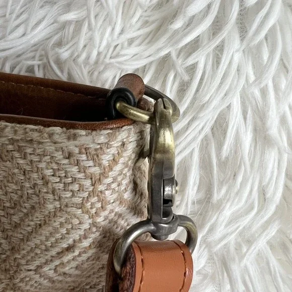 Jen & Co Izzy Shoulder Bag - Picture 10 of 10